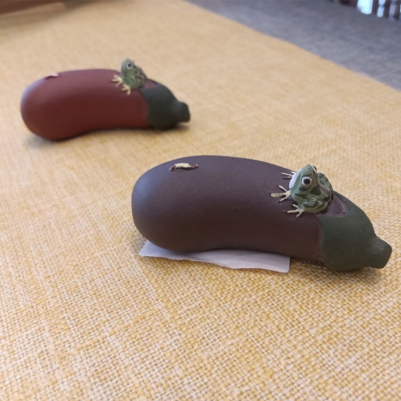 新功茶馆 喷水茄子紫砂茶宠工艺品茶玩雕塑摆件茄子