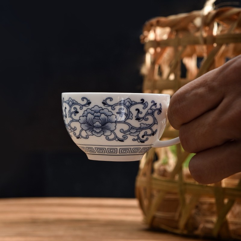 新功茶馆 缠枝牡丹骨瓷大号有把杯潮州陶瓷茶具品茗杯主人杯